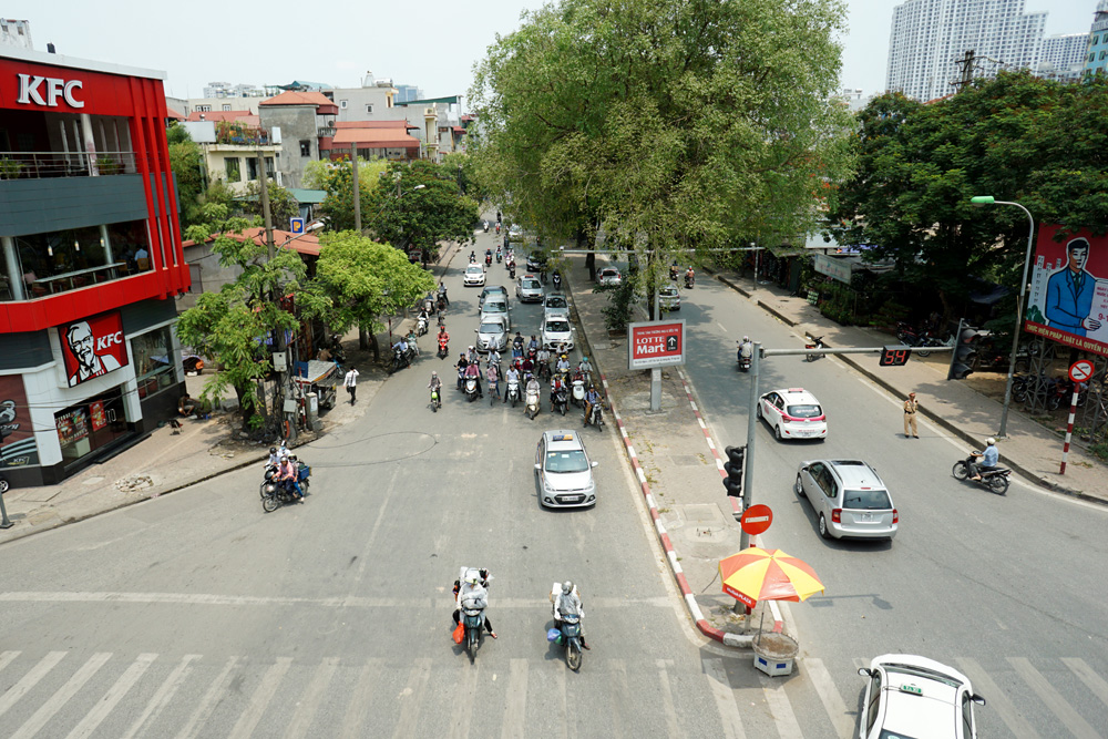 CÁCH PHÒNG TRÁNH TAI NẠN KHI DỪNG ĐÈN ĐỎ