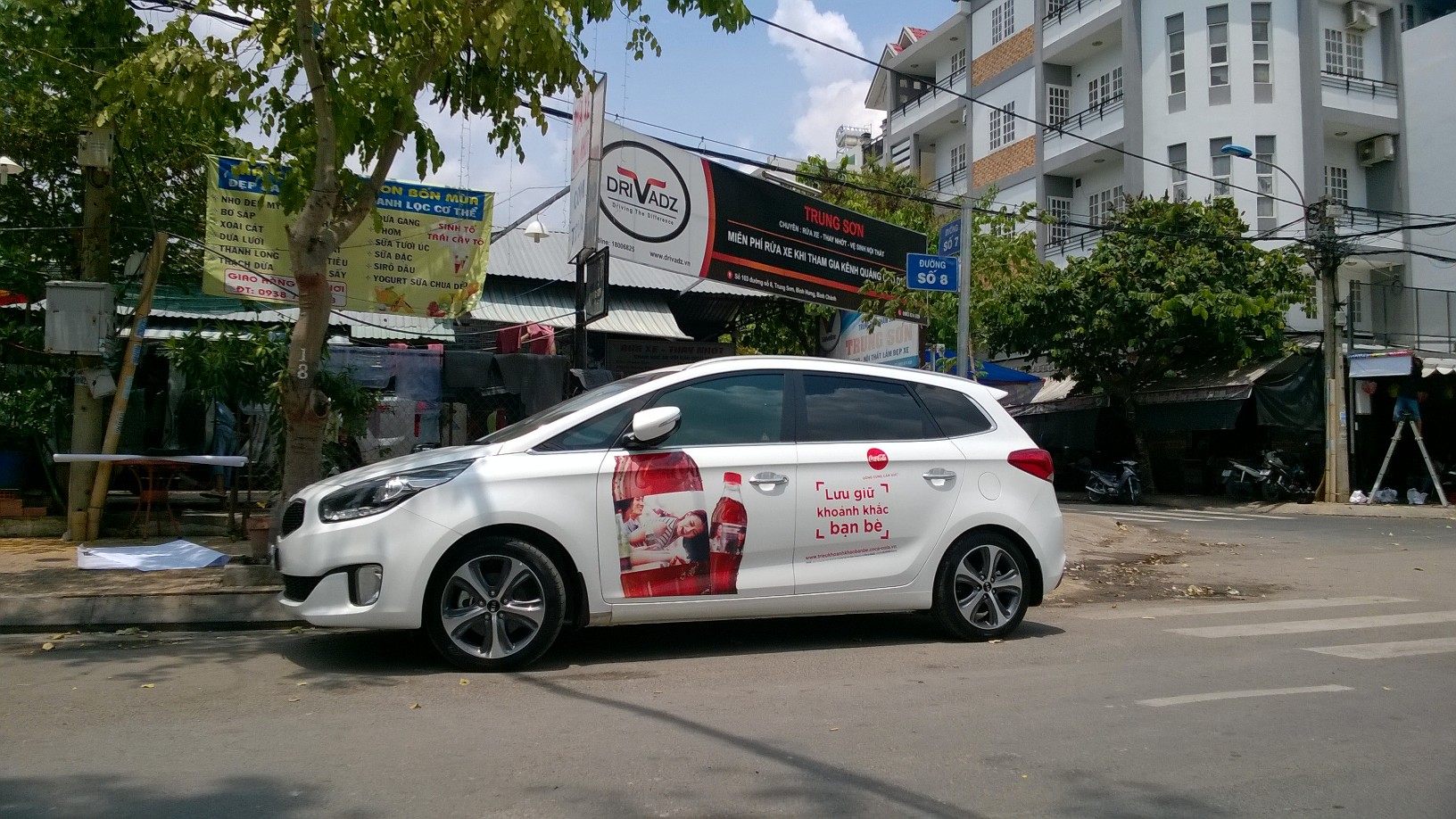 Những hình ảnh đầu tiên từ chiến dịch quảng cáo cùng Coca-Cola